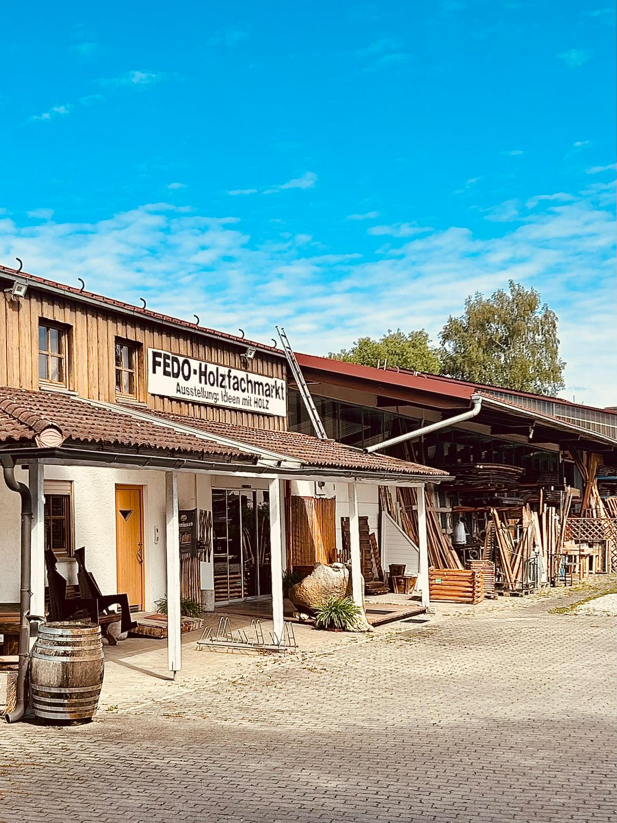Außenansicht des FEDO Holzfachmarkts in Dorfen