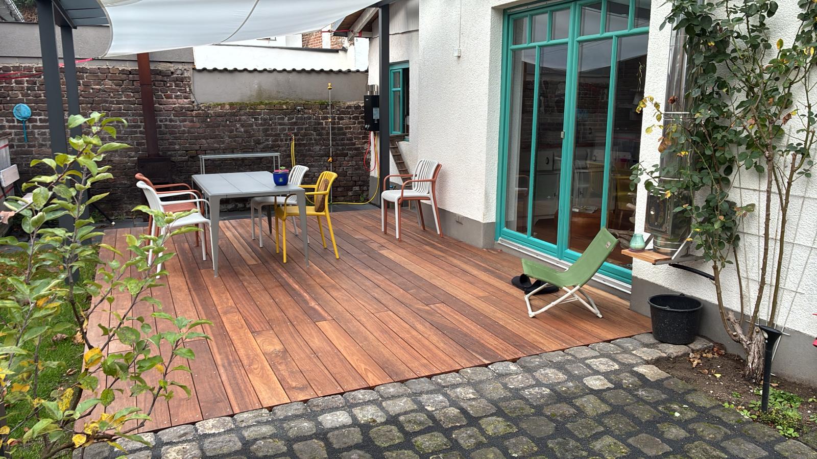 Weitere Terrasse aus Guyana Teak im Außenbereich